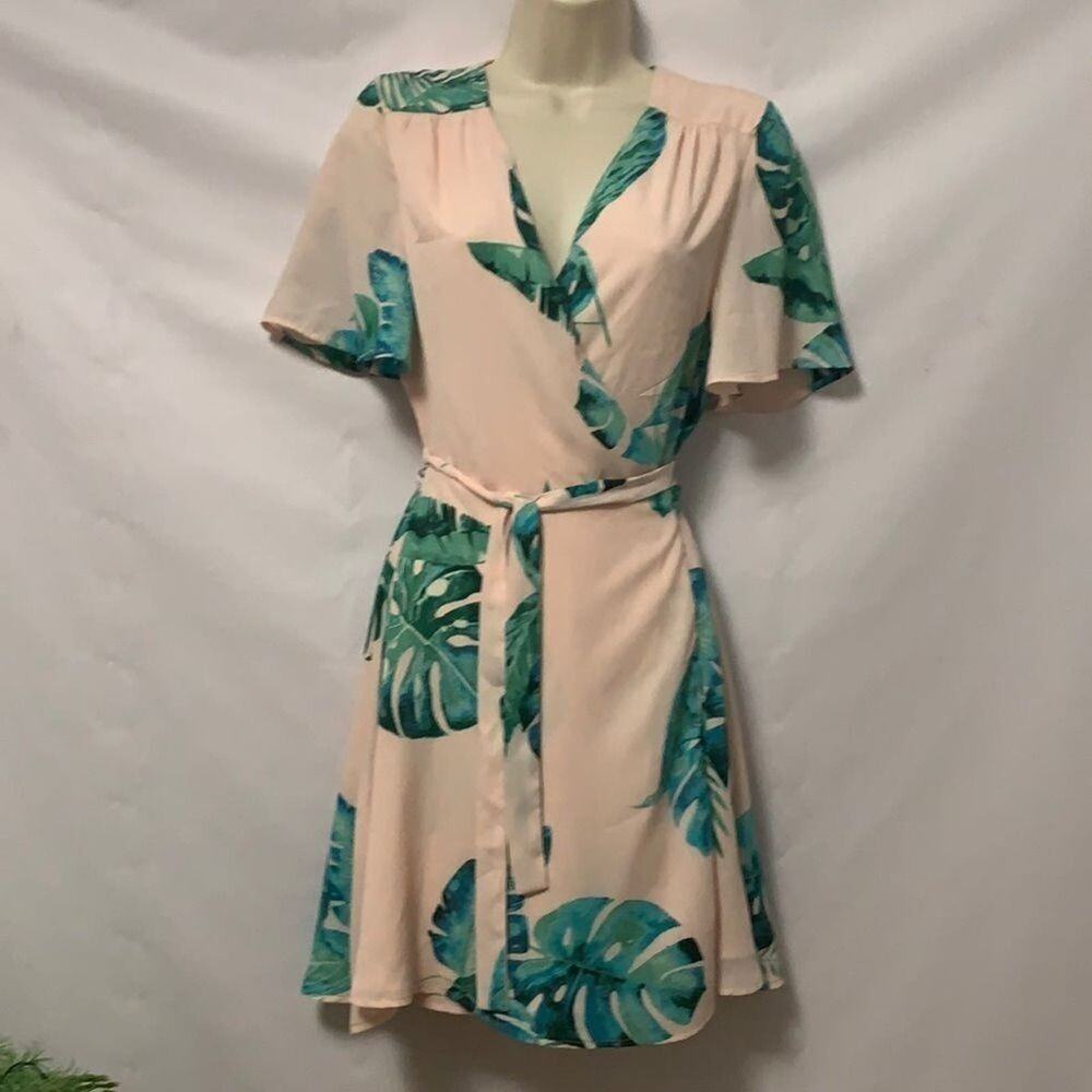 LULU ‘S VILLA MARIA PINK LEAF WRAP DRESS 4